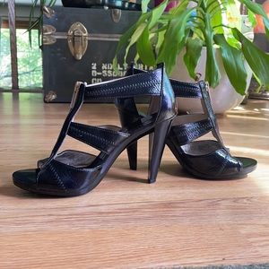 4inch Michael Kors black shiny sandals size 7.5